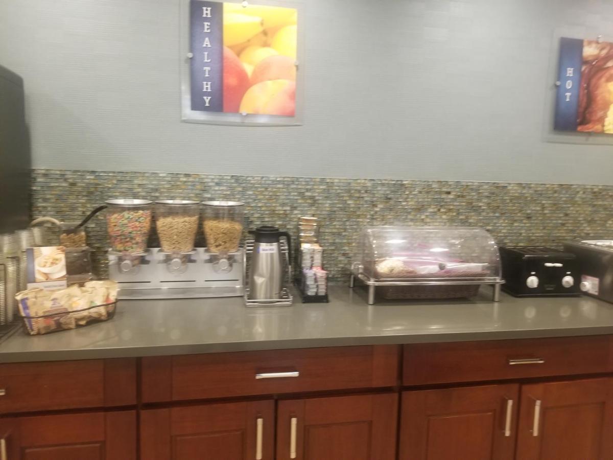 Best Western Long Beach Inn מראה חיצוני תמונה