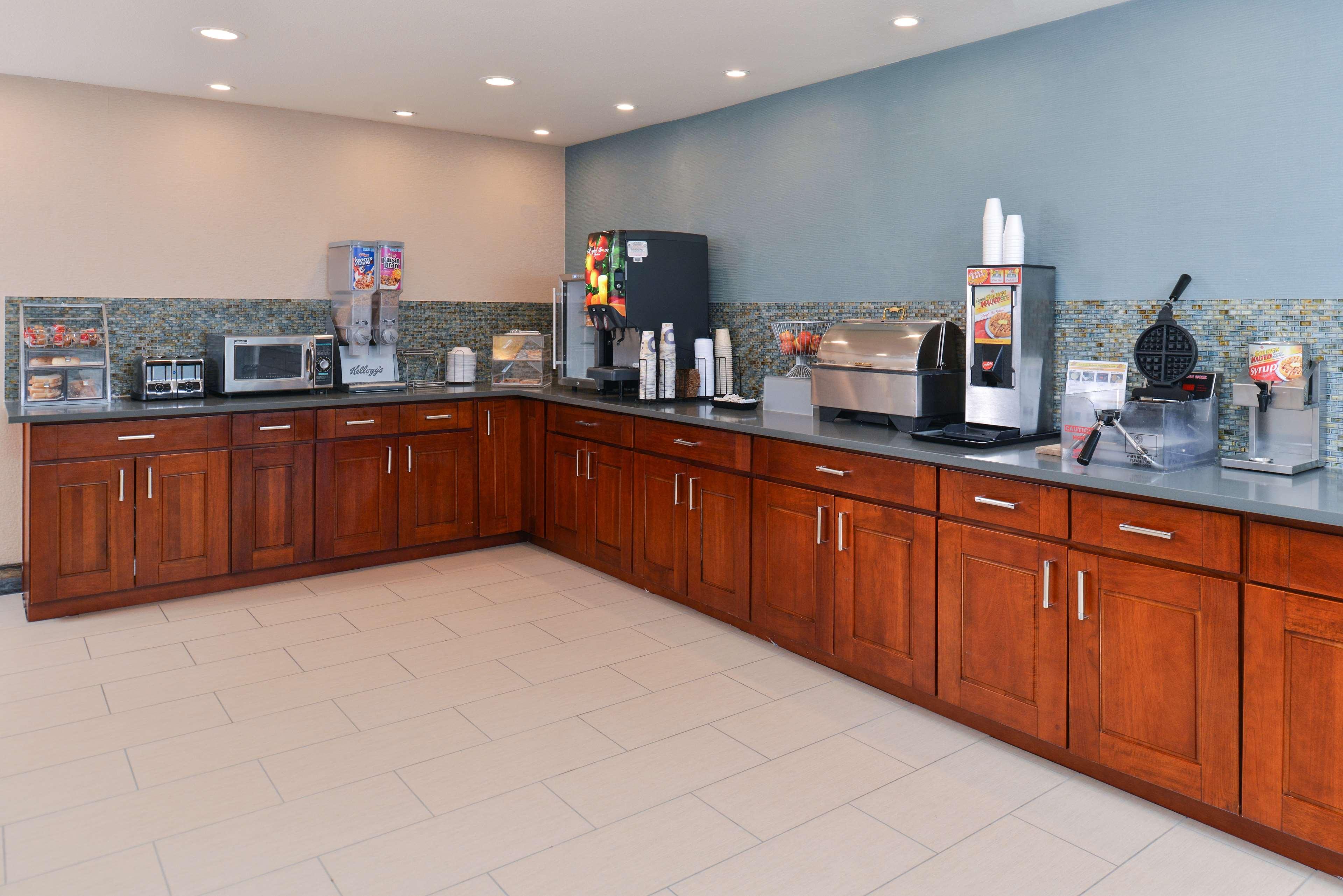 Best Western Long Beach Inn מראה חיצוני תמונה